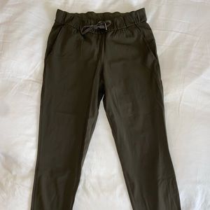 Lululemon Trouser Cropped Pant Olive Size 6